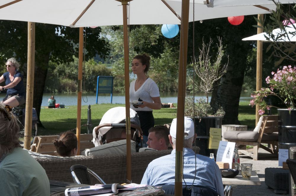 Terras van Lovers & Hunters aan het Zomerdel