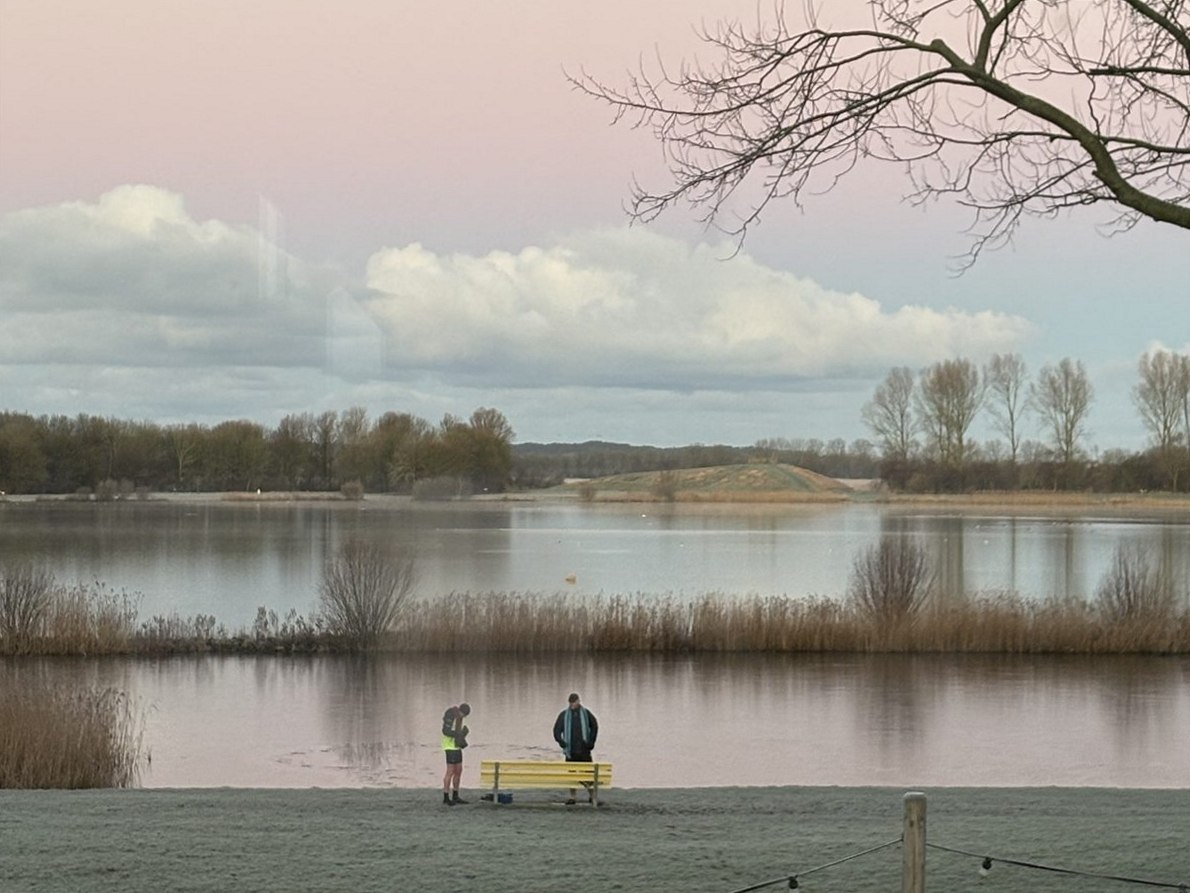 Een frisse winterochtend aan het Zomerdel, gezien vanaf Lovers & Hunters